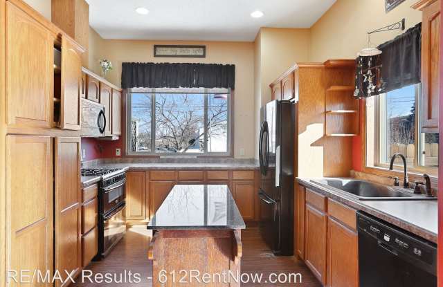 1114 County Road D E Gallery 4