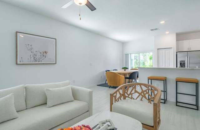 5048 Capri Harbor Drive Gallery 3