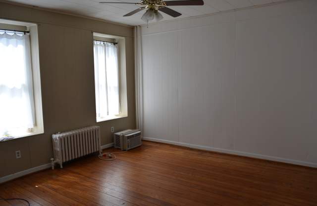 3917 Dexter St Gallery 2