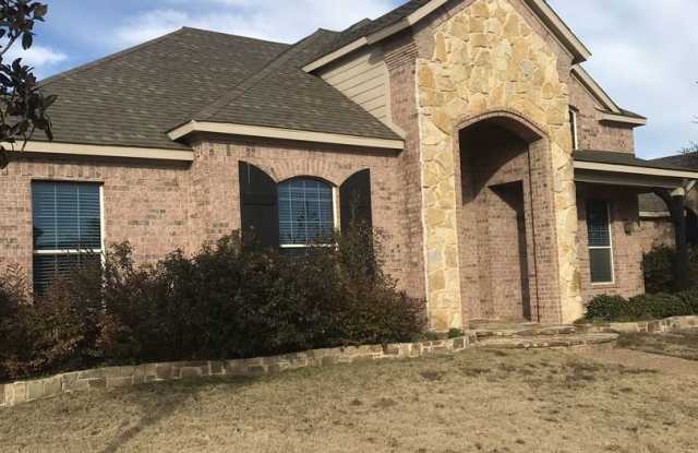 221 PANTHER PEAK - 221 Panther Peak Drive, Midlothian, TX 76065