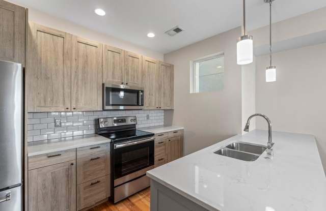 Sloans Lake Townhome with Rooftop and Garage photos photos