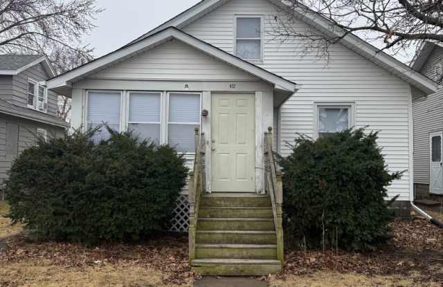 3B / 1B home with over 1200 square feet! photos photos