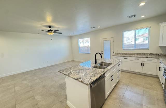 155 N 2470 W Gallery 4