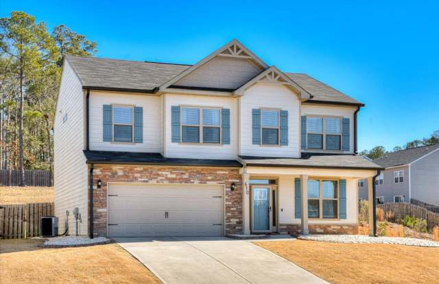 4 bedroom, 2.5 bathroom home in Harlem, GA with fenced yard and double car garage - pet friendly! Gallery 1