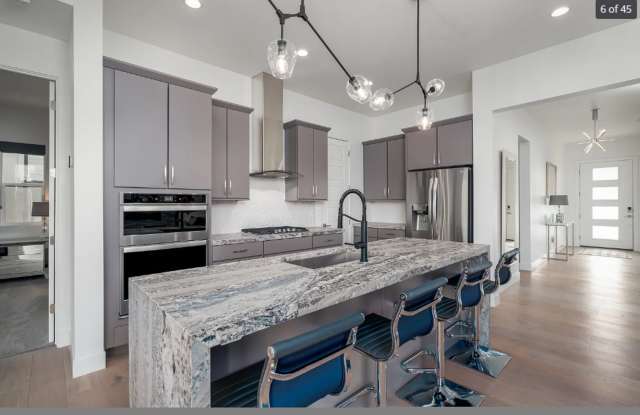 Stunning 5-bedroom, 4.5-bath home photos photos