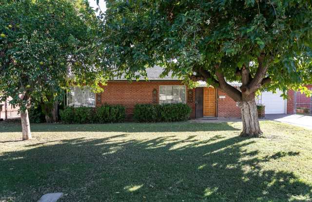1637 W ROVEY Avenue Gallery 2