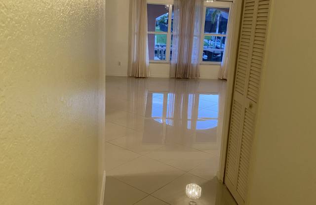 1308 Southeast 42nd Street - 1308 Southeast 42nd Street, Cape Coral, FL 33904