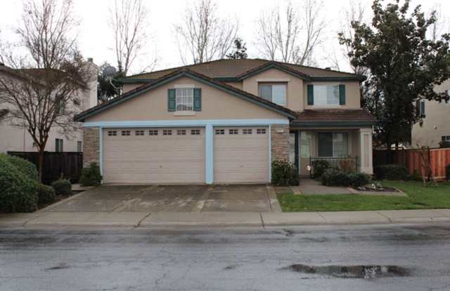 Available Now! Back On The Rental Market!! Must See Big 5 Bedroom Home!!! - 6541 Brook Hollow Circle, Stockton, CA 95219
