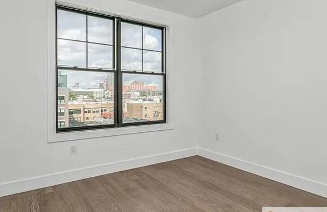 386 Fifth Street Gallery 4