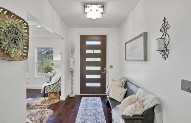 907 Hi Circle South Gallery 2