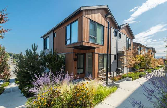 3 Bedroom Townhome in Seattle- Walk to Light Rail photos photos