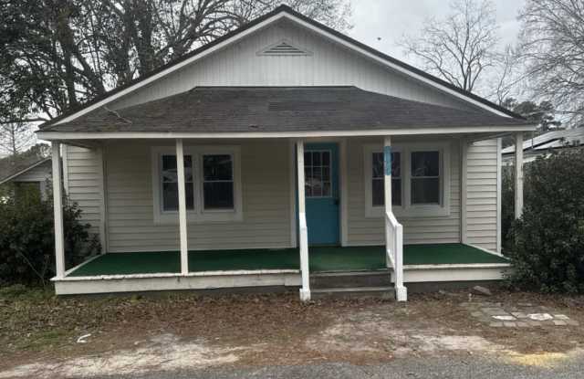 916 Maple Street photos photos