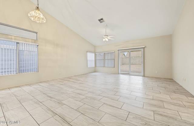 Very clean 3 bed, 2 bath in Peoria Gallery 3