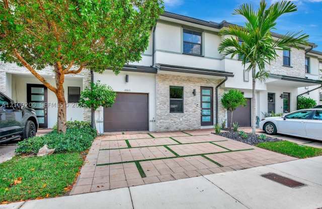16011 NW 91st Ct Gallery 1