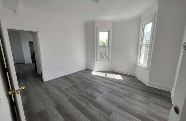 3323 N Pulaski Road Gallery 2
