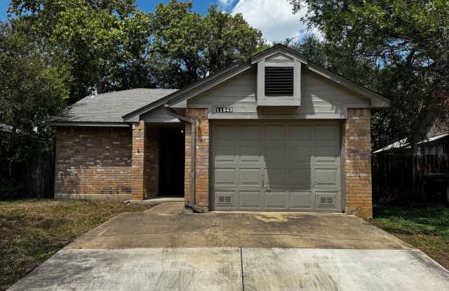 Well-maintained 3 bedroom, 2 bath home - 1,234 sq. ft. - Convenient San Antonio location near Lackland AFB Gallery 1