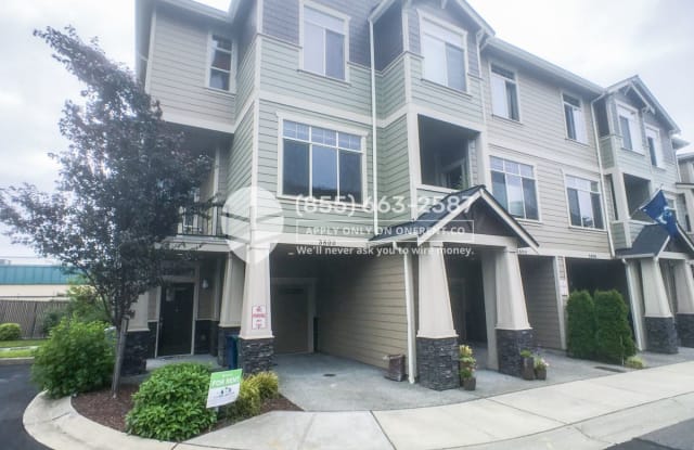 3800 NE 3rd Pl - 3800 Northeast 3rd Place, Renton, WA 98056