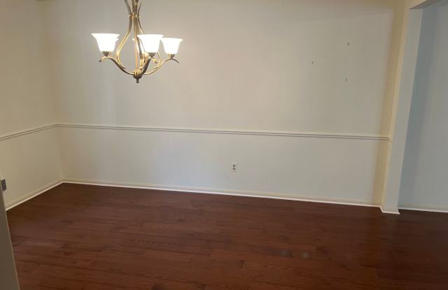 Beautifully updated 4bdrm/2.5bath home available in Westlake! Gallery 4