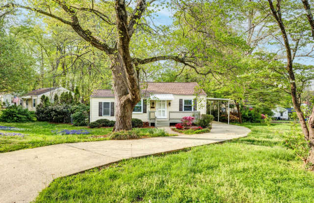 2 Bed, 2 Bath in the Garden Homes neighborhood of Greensboro! photos photos