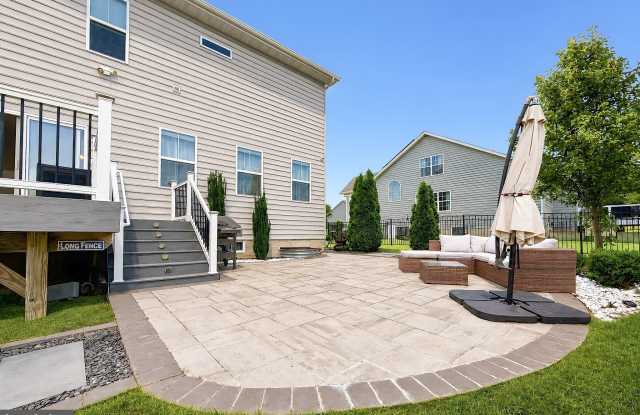 45242 WOODHAVEN Drive Gallery 2