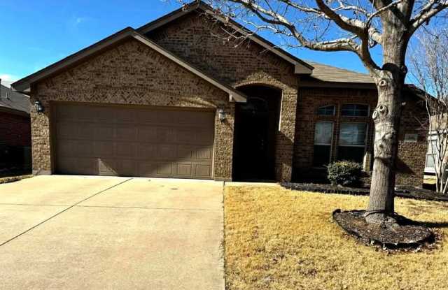 268 Spring Hollow Drive - 268 Spring Hollow Drive, Saginaw, TX 76131