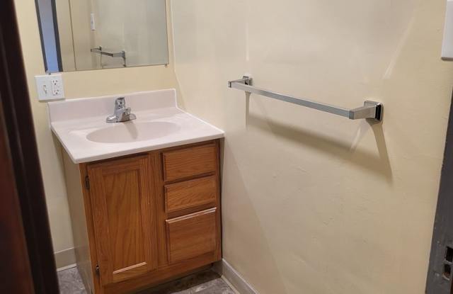1520 Ivy Gallery 1