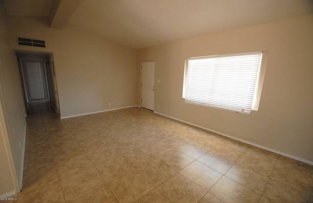 3220 E MONTE VISTA Road Gallery 4