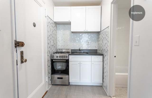 1386 Lexington Avenue Gallery 2