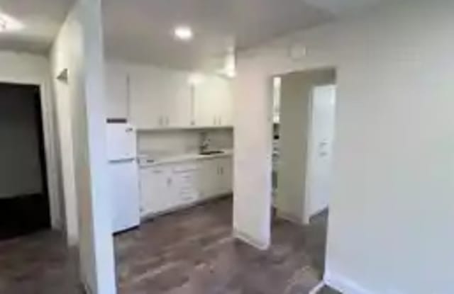 532 Bancroft Gallery 2