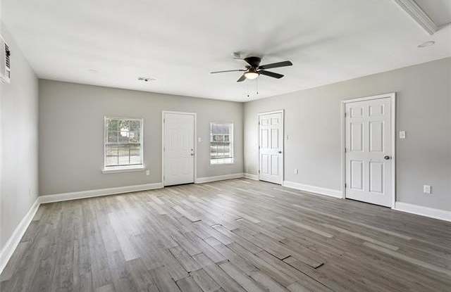 1307 ADMIRAL NELSON Drive Gallery 3