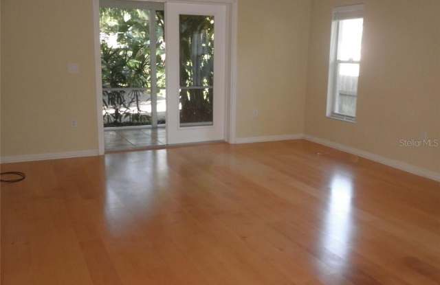 659 HIGHLAND DRIVE Gallery 2