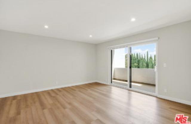 1470 Rexford Drive Gallery 4
