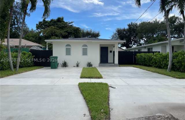 6820 SW 13th Ter Gallery 3