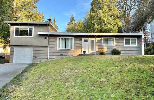 Beautiful Rambler in the desired Edmonds Neighborhood! photos photos