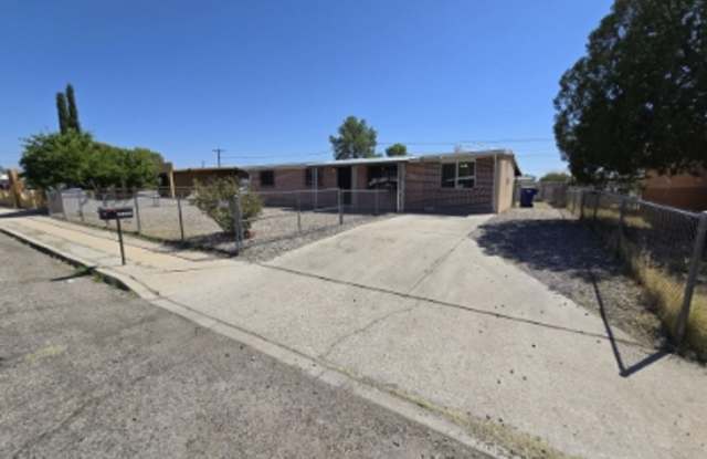 Central 4bedroom/3 bath Home Gallery 3