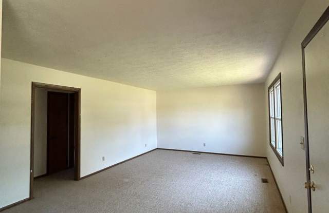 Spacious 2 Bedroom Apartment Gallery 4