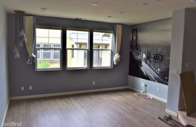 2062 Vincenzo Walkway Gallery 4