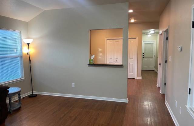 3735 Pecan Lane Gallery 1