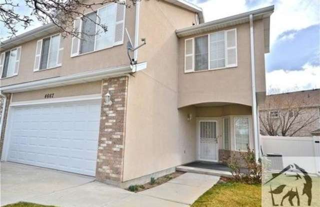 4667 South Midway Drive Gallery 2