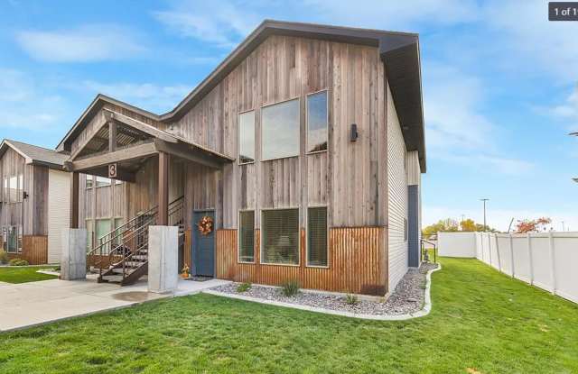 2 BED 1 BATH APARTMENT IN REXBURG - AVAILABLE NOW UNTIL END OF DECEMBER photos photos