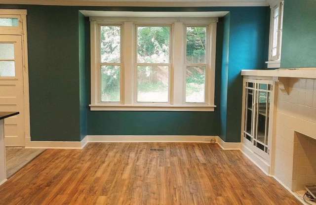 Stunning Remodeled 5 Bed, 2 Bath House Available Now in Squirrel Hill! - 5657 Forbes Avenue, Pittsburgh, PA 15217