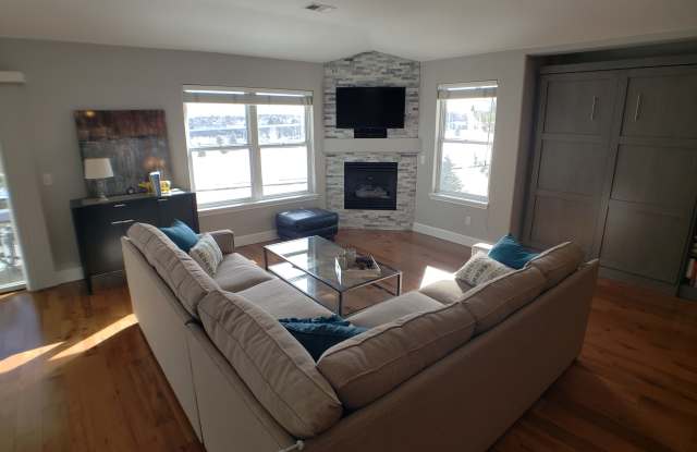 6647 S Forest Way Unit B - 6647 South Forest Way, Centennial, CO 80121