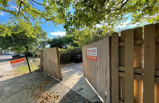 633 NW 15th Ave - 633 NW 15th Ave, Fort Lauderdale, FL 33311