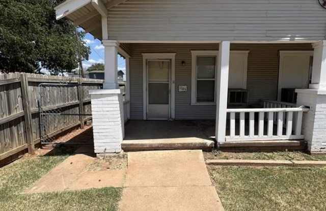 1105 BLUFF STREET - 1105 Bluff Street, Wichita Falls, TX 76301
