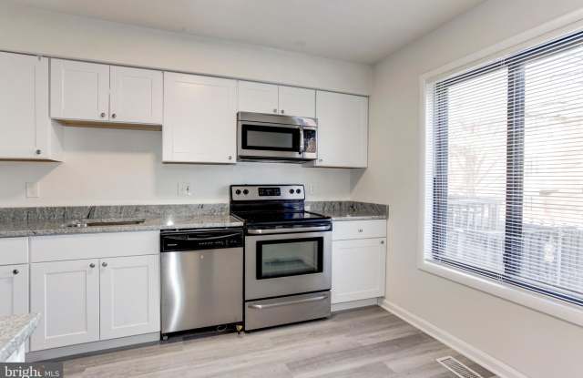 6846 CLOWSER COURT Gallery 2