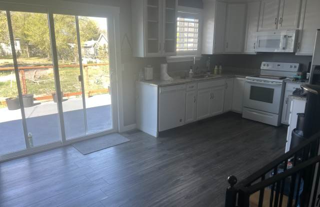 11892 South Redwood Road Gallery 2