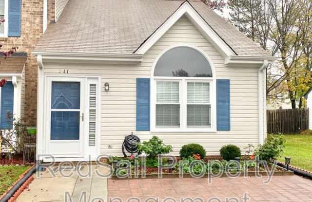 211 Crestwood Ct photos photos