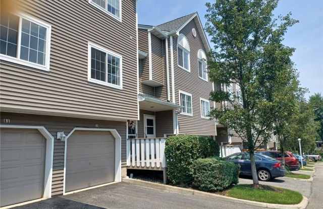 83 Eagle Ridge Way - 83 Eagle Ridge Way, New City, NY 10954