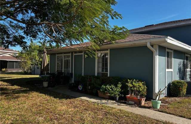 5837 Queen Elizabeth Way unit: 1 photos photos