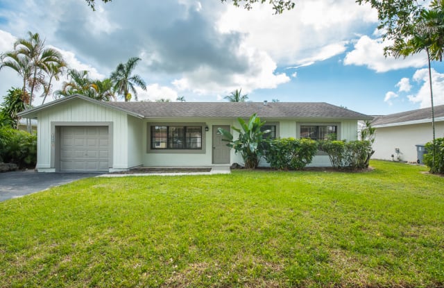 9720 Saddlebrook Dr - 9720 Saddlebrook Drive, Palm Beach County, FL 33496